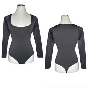 Skims Essential Long Sleeve Scoop Neck Bodysuit size L/XL